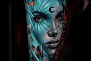 Tatuaje surrealismo brazo